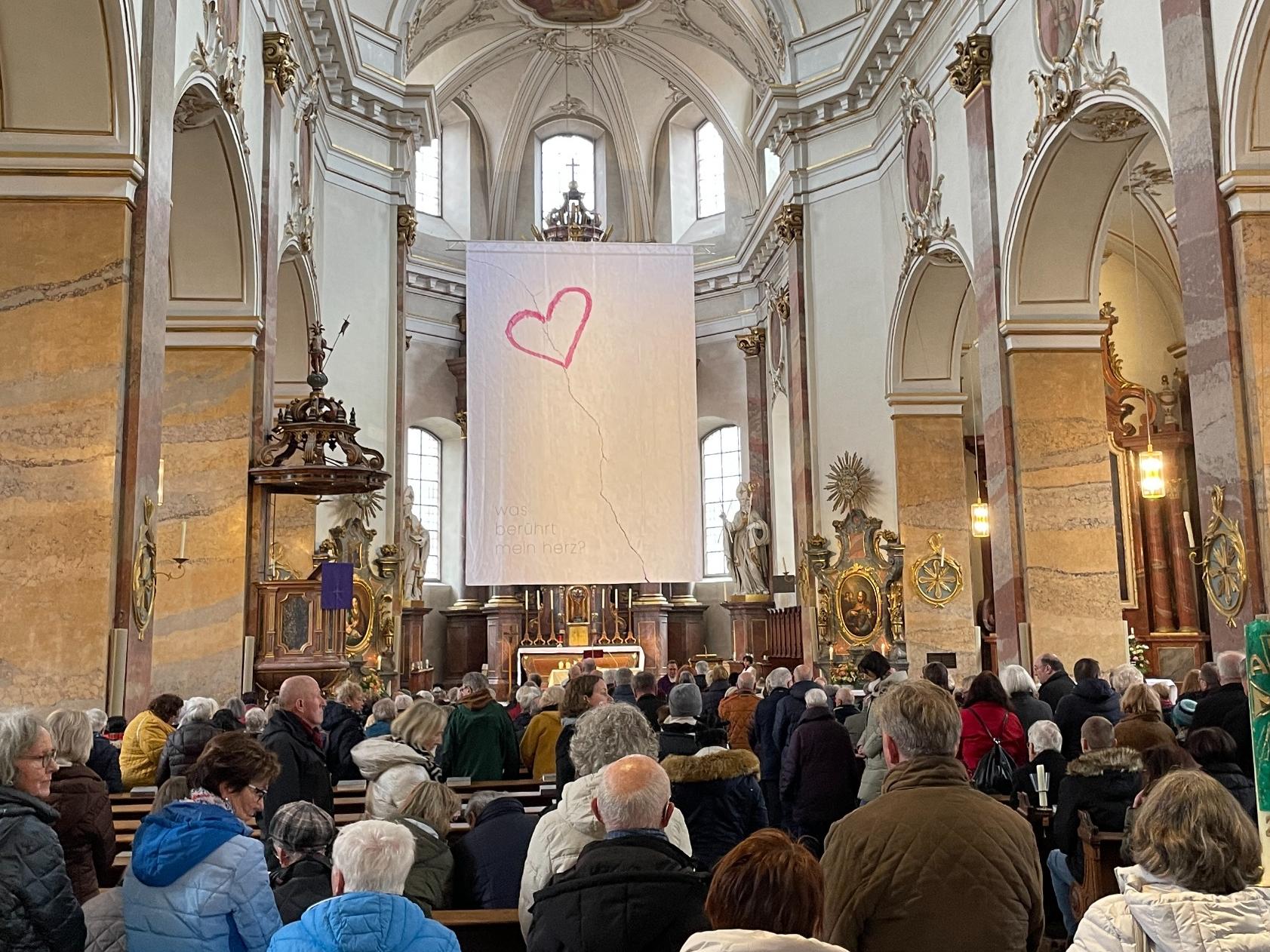 Fastentuchaktion - Was berührt dein Herz?