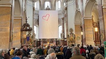 Fastentuchaktion - Was berührt dein Herz?